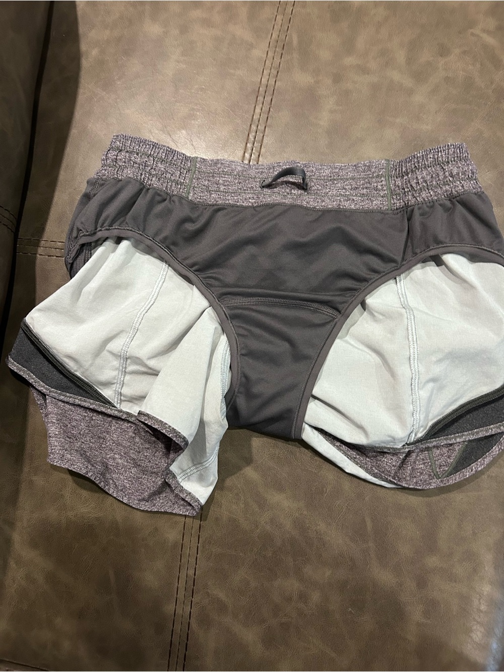 lululemon Hotty Hot Heathered Purple Running Shorts - Picture 3 of 4